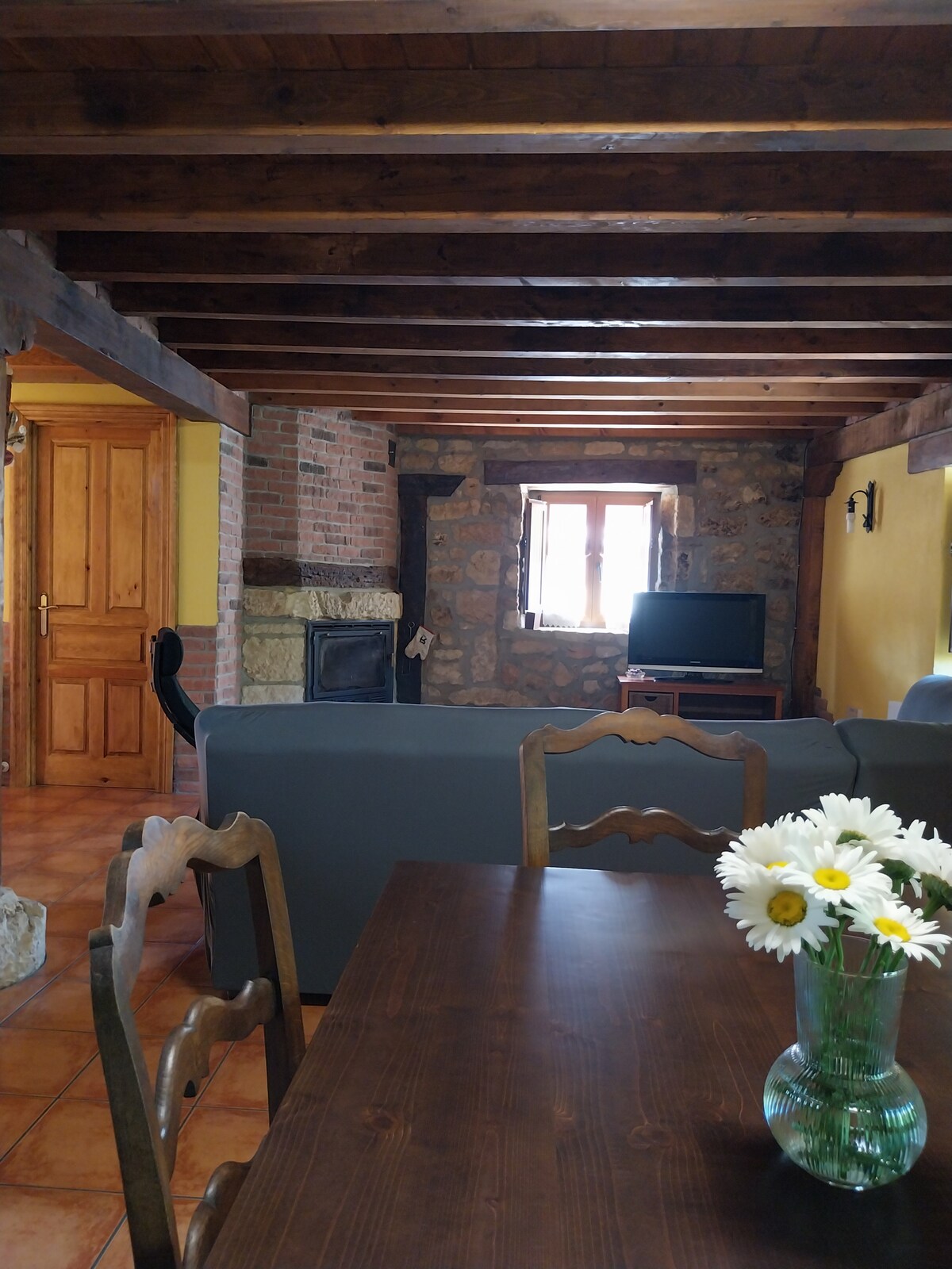 Anuncio de Airbnb popular: Grandparents en Burgos