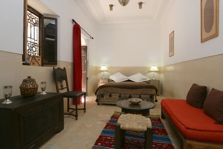 Marrakech guest house , double room + breakfast