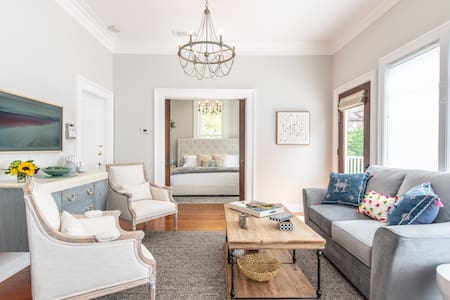 Mendez on Main  #2 / King Bed/1 bath  Walk to town