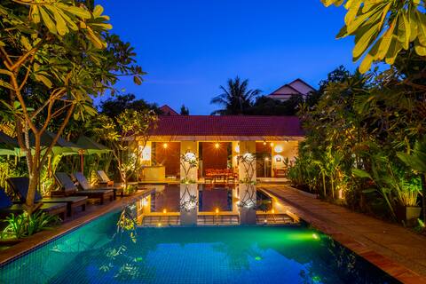 Private Pool Villa  8 Rooms  BBQ  City Center