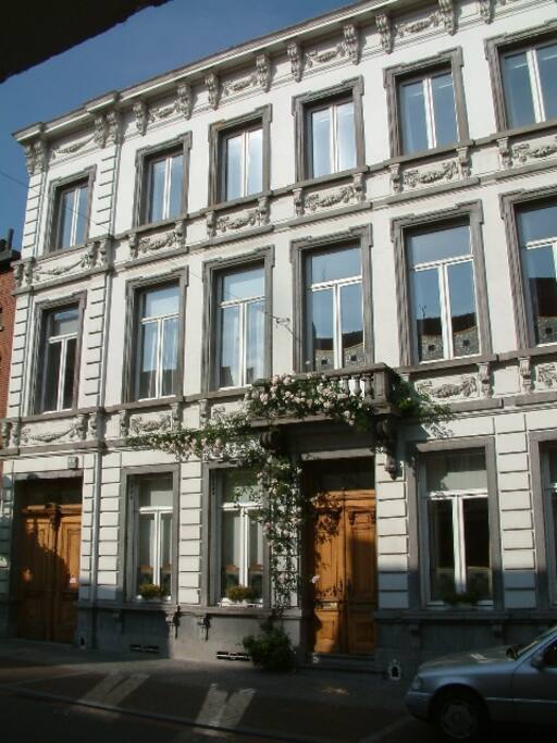 Mooi geconserveerd 'maison de maître' van textielbaron Dopchie