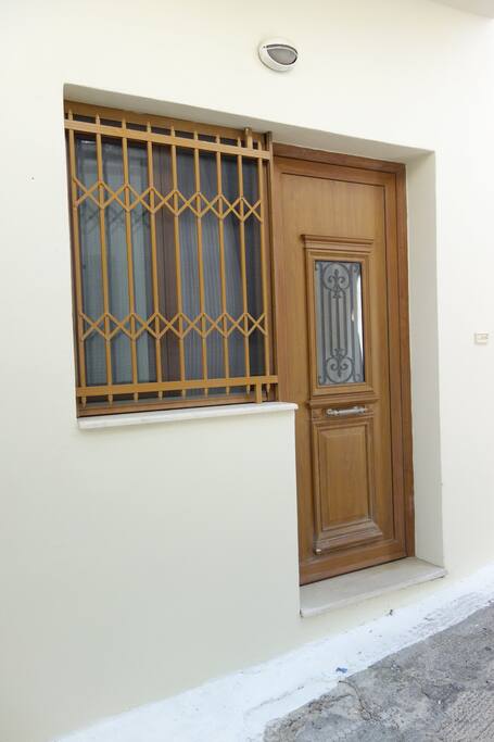 Εξωτερική πόρτα εισόδου