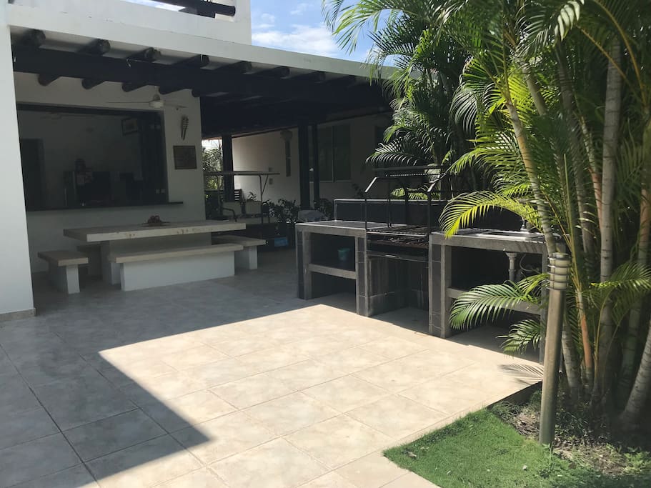 BBQ y Comedor Exterior