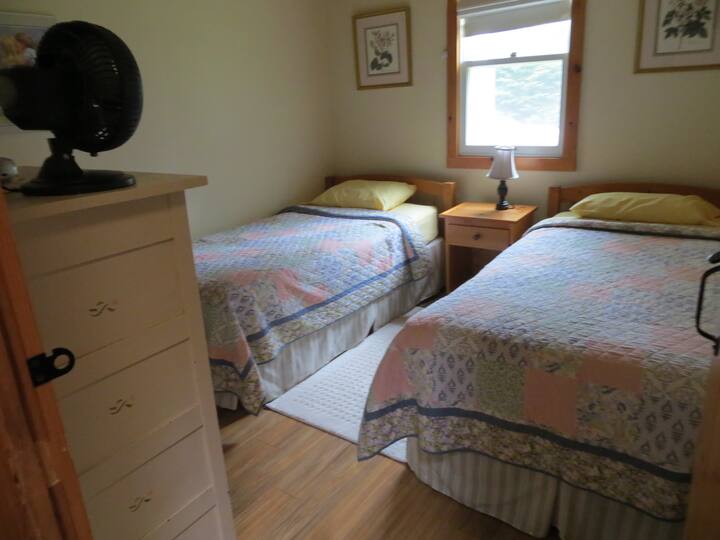 2 ერთადგილიანი საწოლი