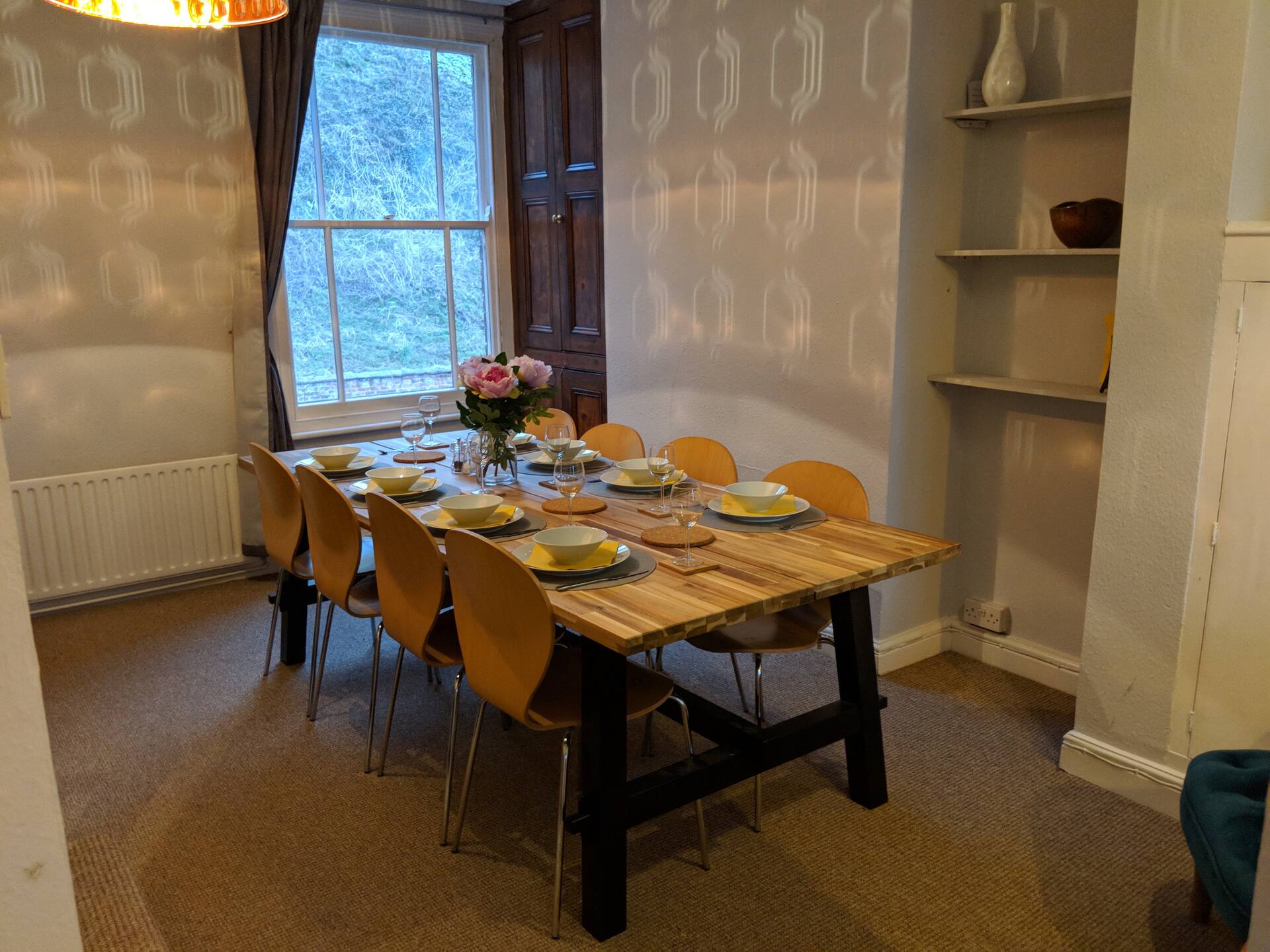 Cathedral Quarter - sleeps 8 — photo 3