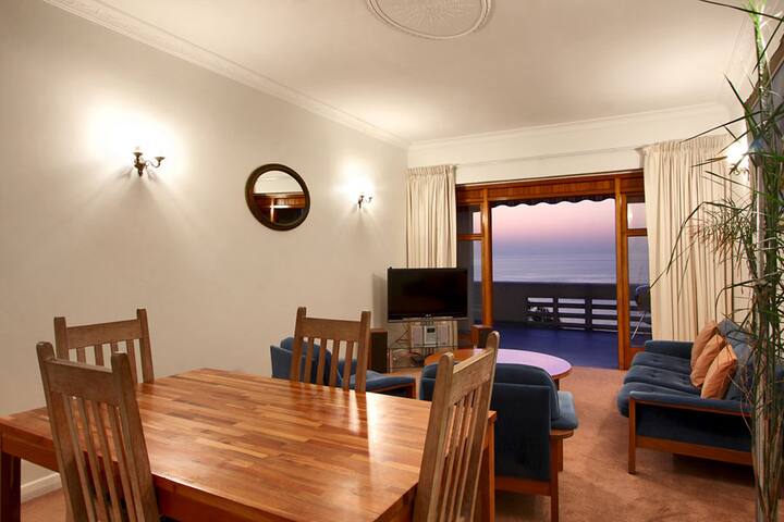Atlanta 2 bed Balie Bay Camps Bay Cape Town gallery image 5