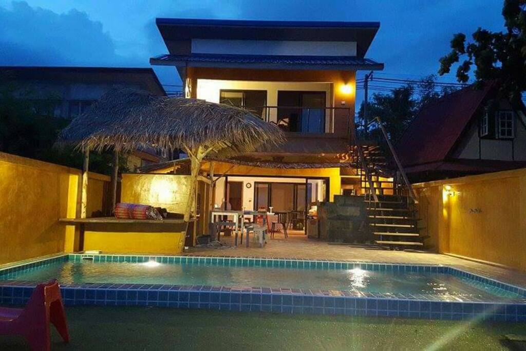 VUE VILLA ... DU BORD DE MER