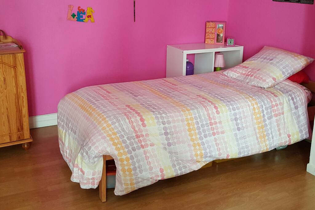 Chambre 2
Lit single '90
(...)