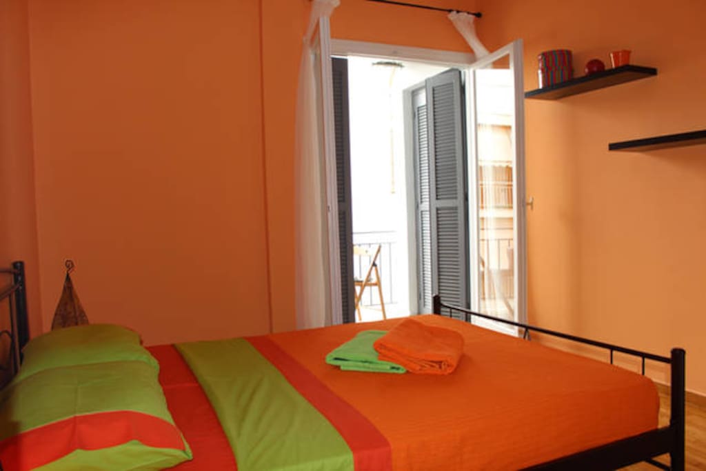 orange room,