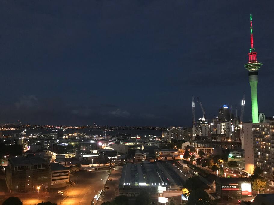 View sky tower and north shore bridge