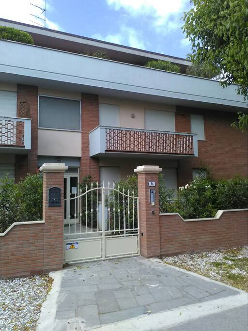 L'ingresso/The entrance