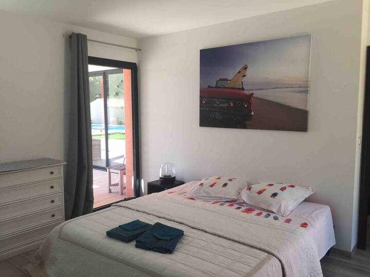 一楼带意大利淋浴的卧室