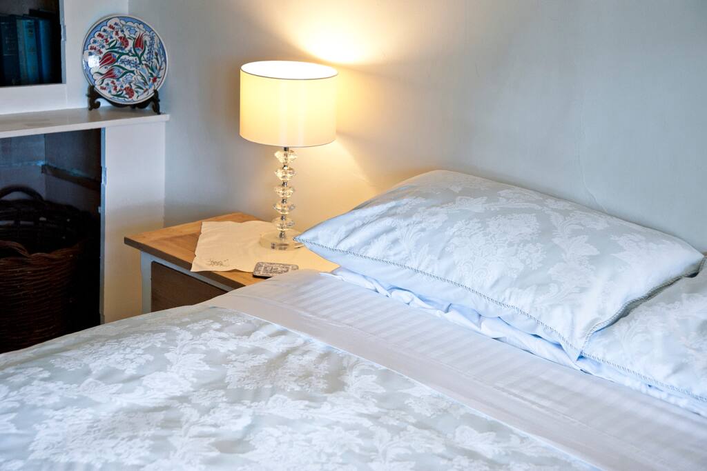 High quality linen and bedding.