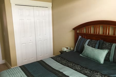 Lovely Bozeman private bedroom and bath