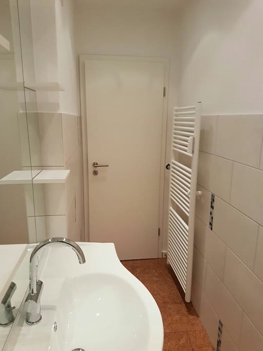 Badezimmer mit Dusche