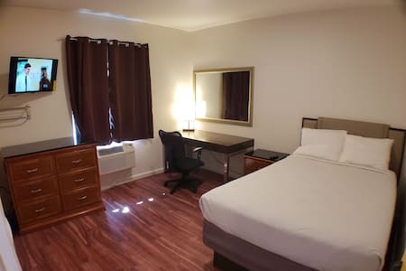 Spacious Room W Jack And Jill Bath Rm 15 Hostels For Rent In Wilmington California United States