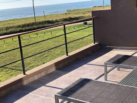 Oceanfront house in Camet Norte