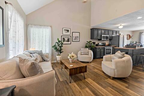 Elegant private home <2 miles from hospital