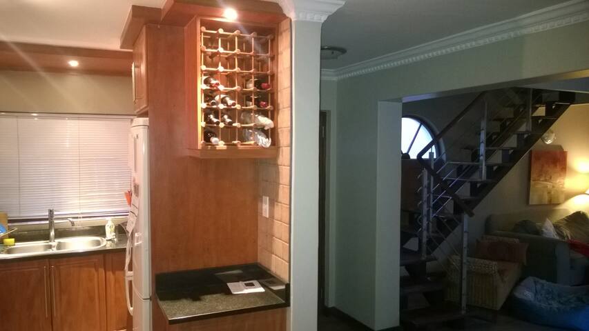 Modern 3 bedroomed family home gallery image 5