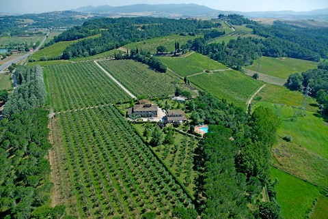 Rural Tuscany | Farmhouse with pool and restaurant