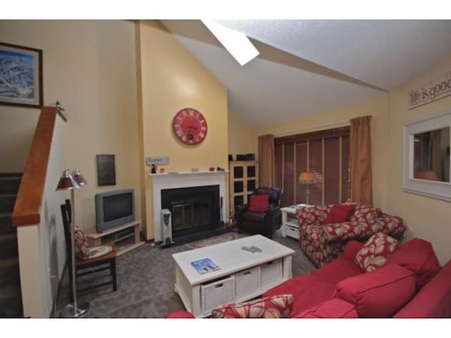 Cozy Condo For Skiing-Hiking-Biking Lovers