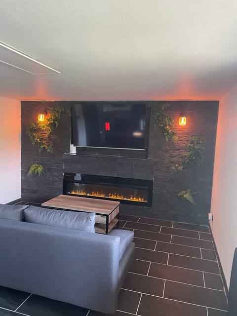 Lovely place with fireplace,courtyard,wifi,Netflix