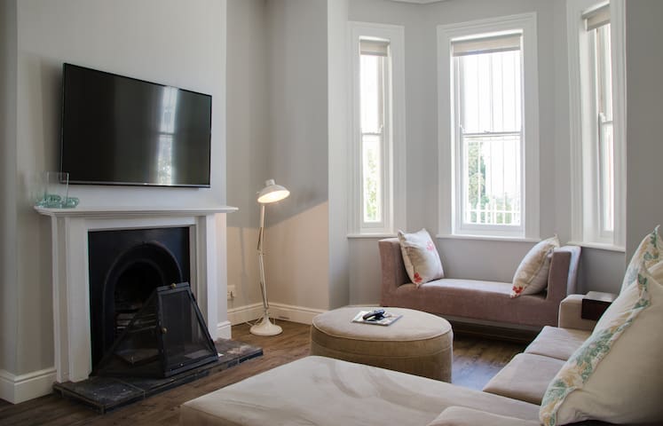 Family home in Seapoint. Close to the promenade. gallery image 2