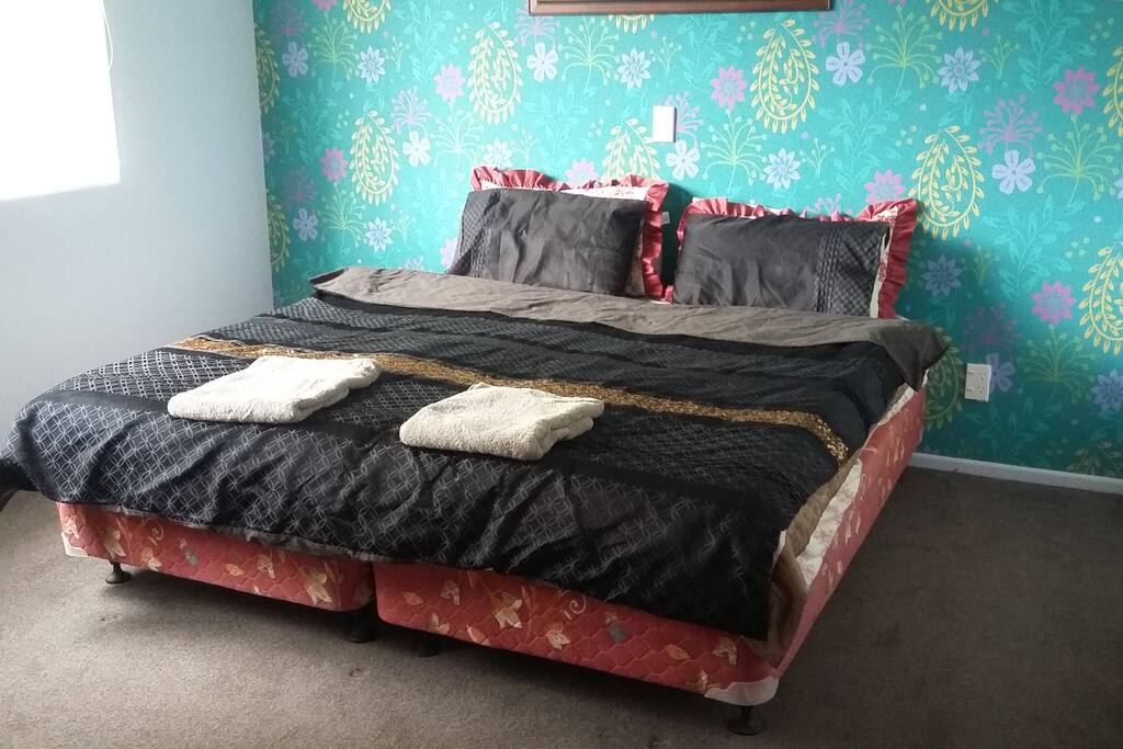 nice modern spacious room sunny walk in wardrobe