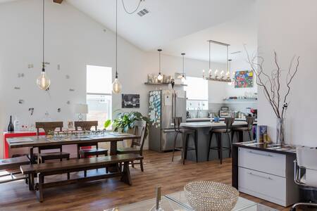 "A" HOLLYWOOD  @ THE WILTON MANOR