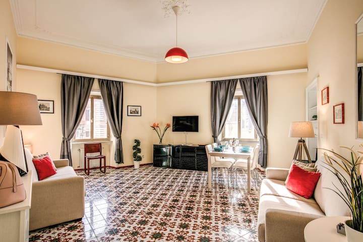 Deluxe Two Bedroom Apartment _ 140mqs