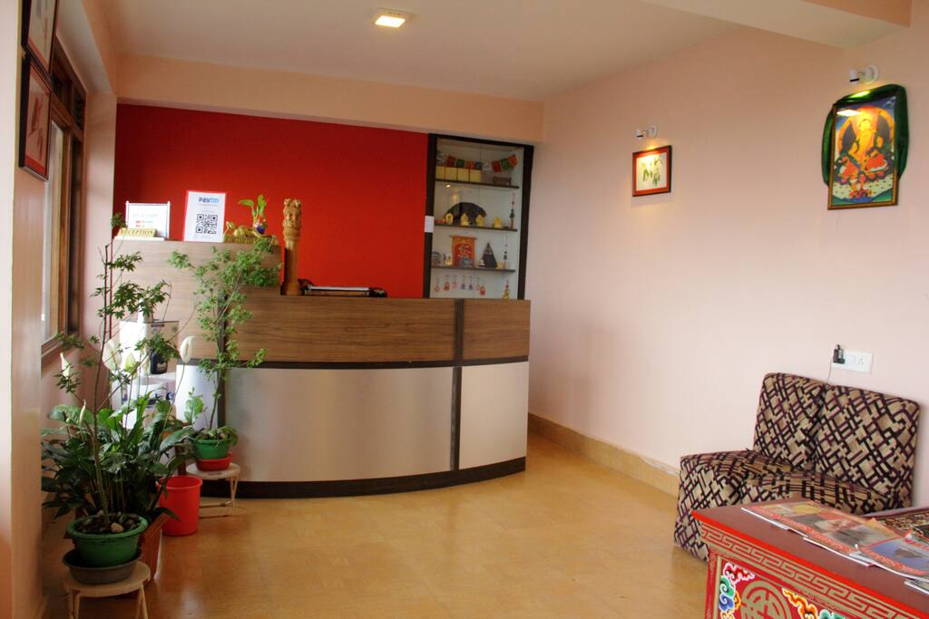 Reception/lounge