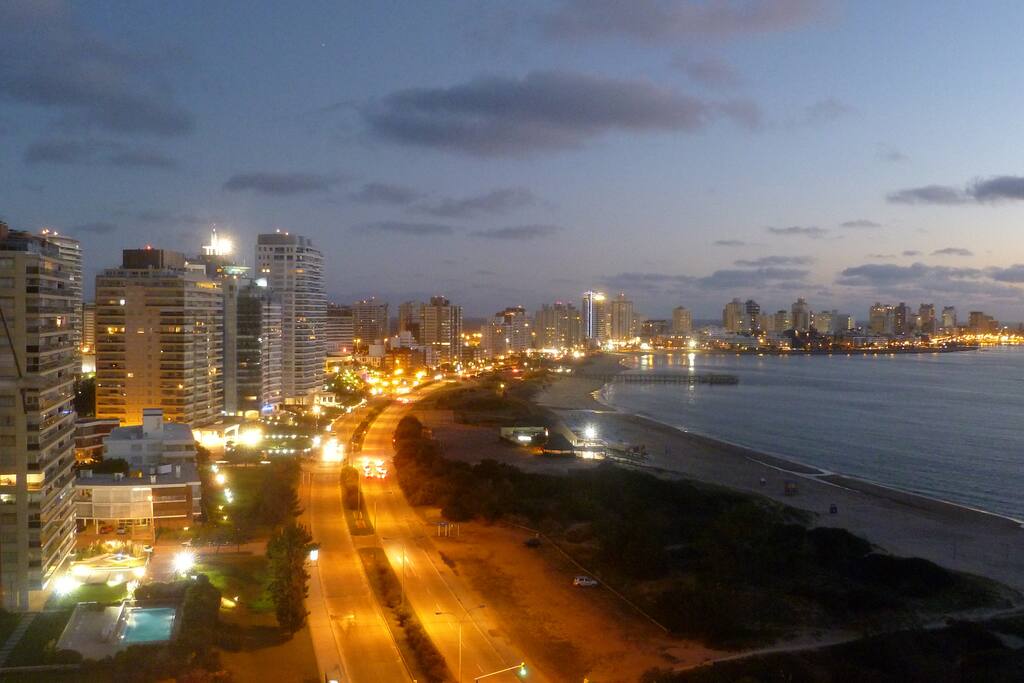 A metros del Conrad Casino&Resort