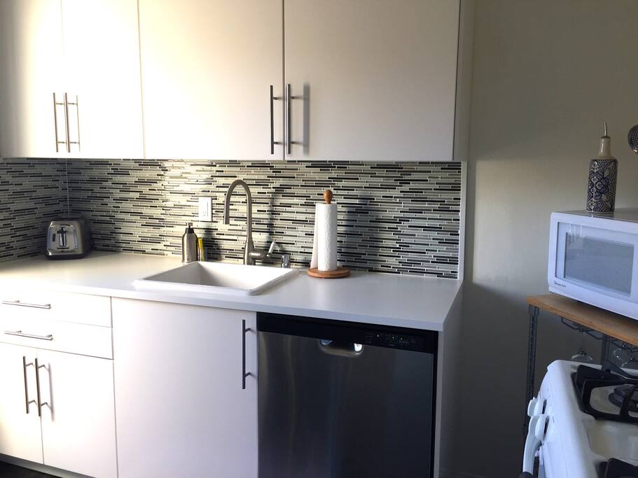 NEW, fully equipped Kitchen for a cooking night