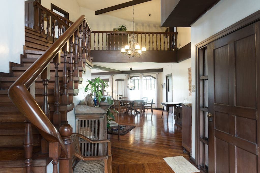 "Wonderful house. Feels like home. ❤️ Accomodating care takers and owner. Accessible to tourist attractions. Will definitely go back here."
-Jen, February 2017