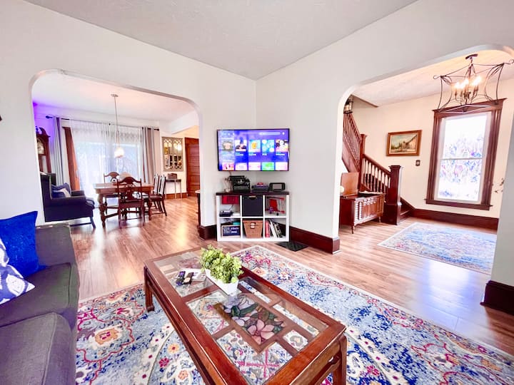 12 Best Airbnb Vacation Rentals In Bloomington, Illinois Updated 2024