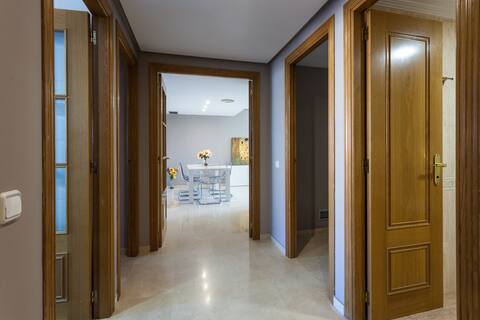 Spacious apartment + parking in the Sciences A/A