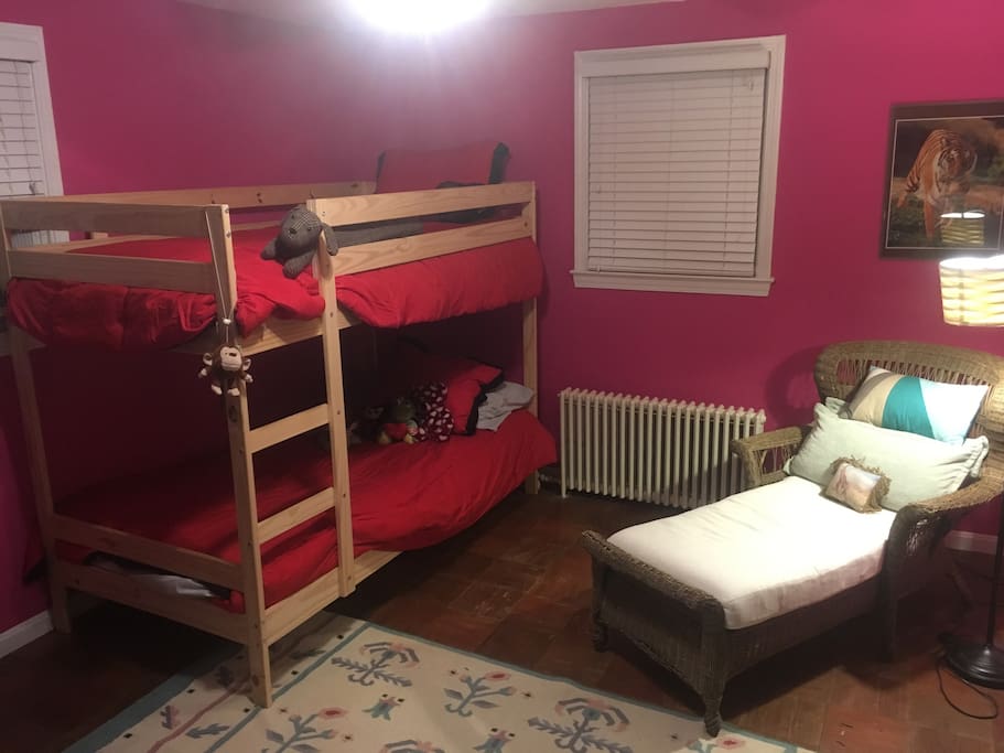 2nd Upstairs bedroom