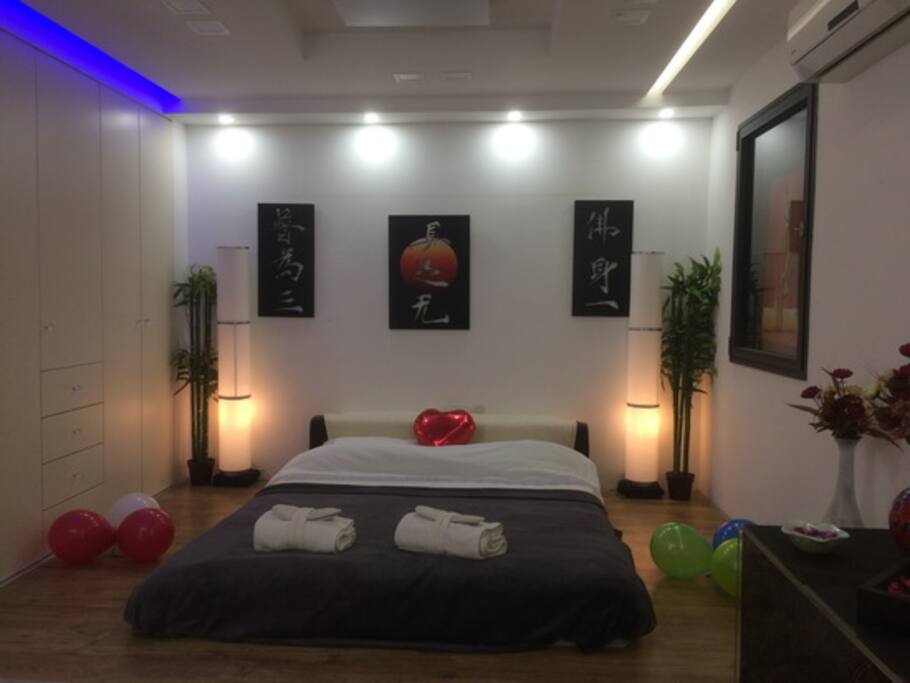 ROOM WITH NO' 2