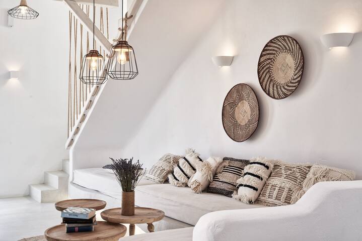 3 BDRM Elegant Villa Sea View with Private Pool gallery image 3