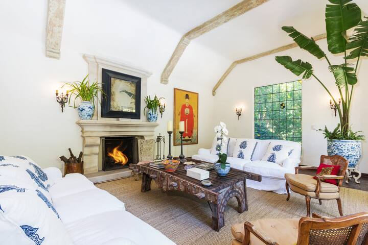 20’s Spanish in exclusive BH’s neighborhood gallery image 2