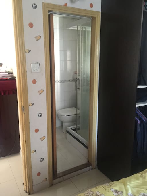 The toilet in the double room.