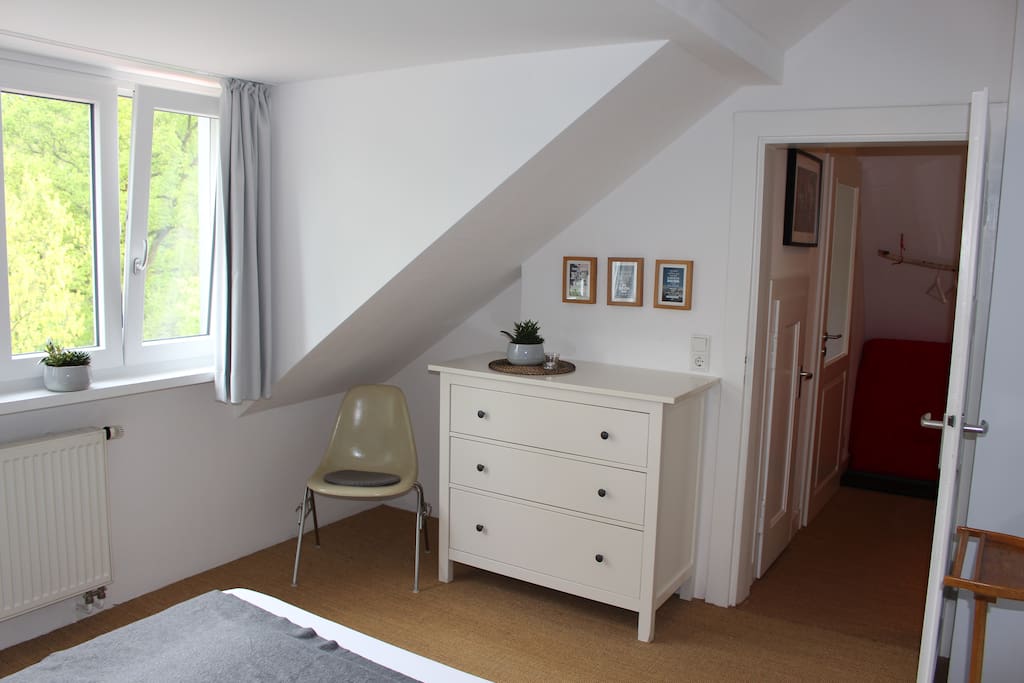 Schlafzimmer Kommode+neue Fenster