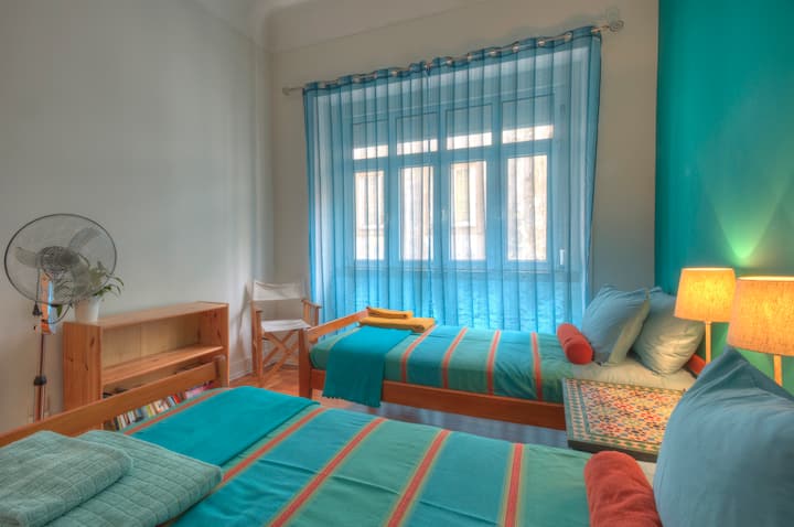 Დეტალურად აღწერეთ მწვანე საძინებელი Casa Glória