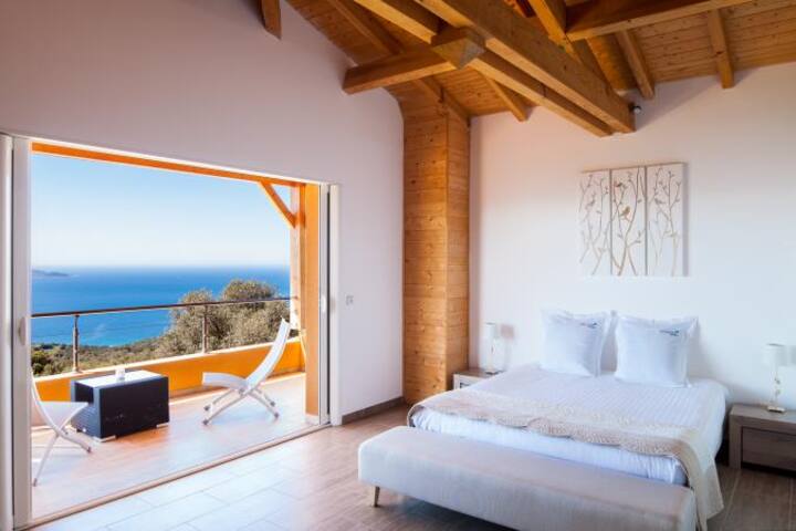 მთავარი ფლიგელის იატაკი