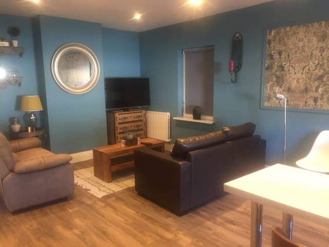 Detached Bungalow walking distance to Navan Town.