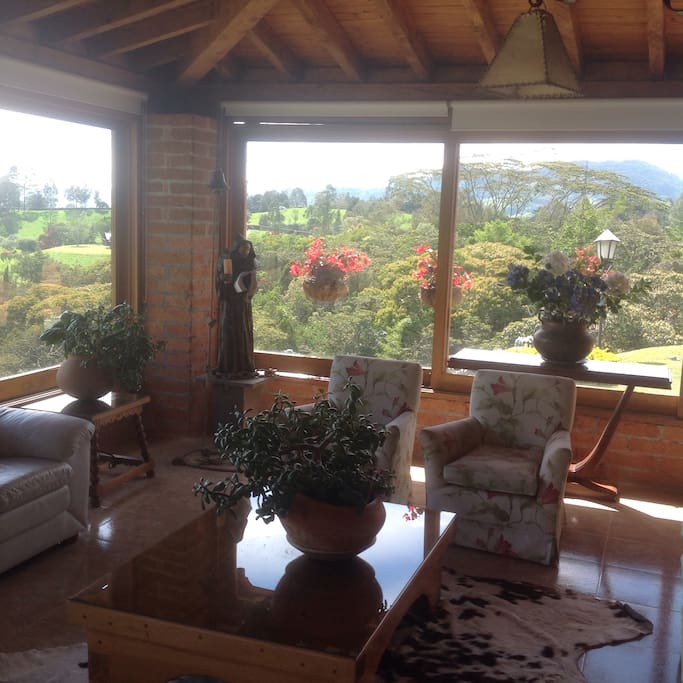 Una de las salas con vista exterior