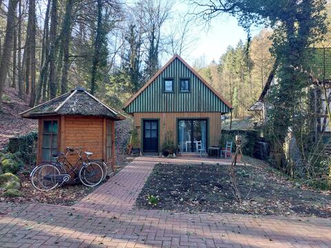 Forest cottage on the Mühlenweiher