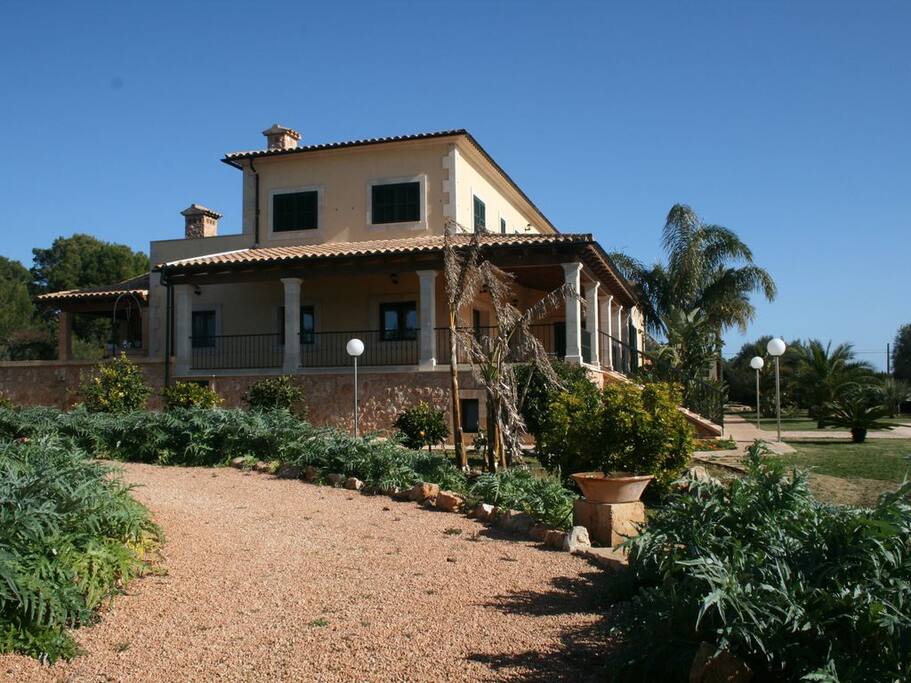 Villa mit Terrassen