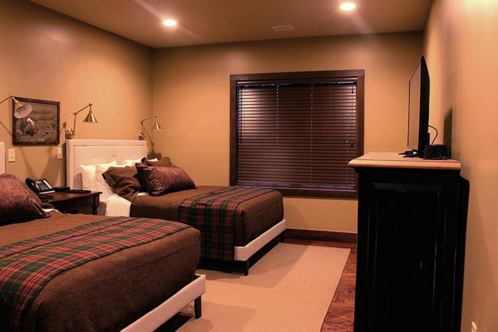 Two-Queen Bedroom