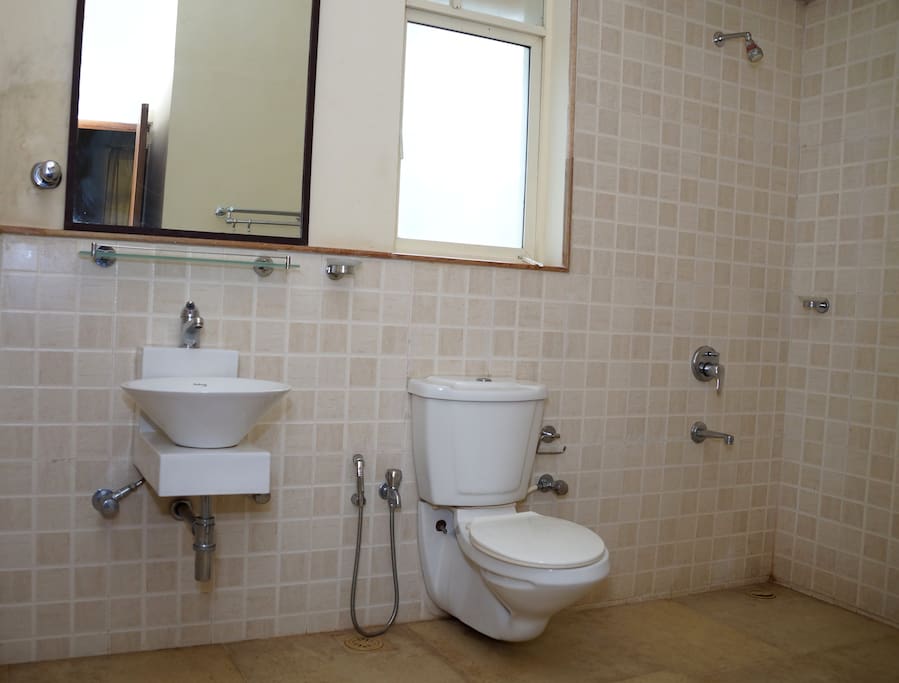BATHROOM VILLA 1